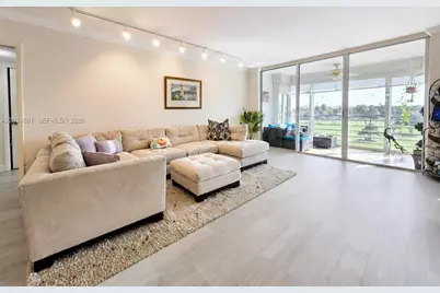 3980 Oaks Clubhouse Dr #409, Pompano Beach, FL 33069 - Photo 11