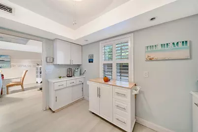 3980 Oaks Clubhouse Dr #409, Pompano Beach, FL 33069 - Photo 7