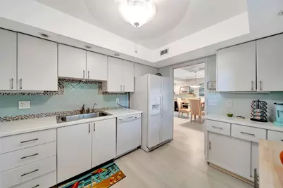3980 Oaks Clubhouse Dr #409, Pompano Beach, FL 33069 - Photo 5