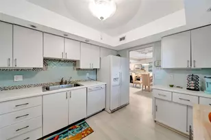 3980 Oaks Clubhouse Dr, Pompano Beach, FL 33069 - Photo 5