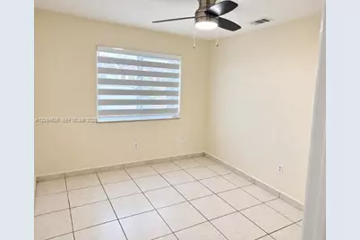 7548 NW 173rd Ter, Hialeah, FL 33015 - Photo 7