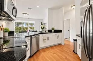 8739 NW 109th Ct, Doral, FL 33178 - Photo 11
