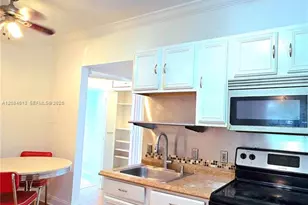 934 Michigan Ave, Miami Beach, FL 33139 - Photo 9
