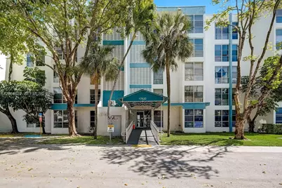17620 Atlantic Blvd #315, Sunny Isles Beach, FL 33160 - Photo 1