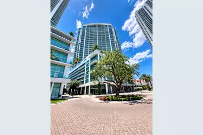 90 SW 3rd St #1403, Miami, FL 33130 - Photo 3