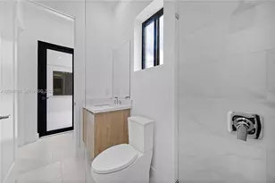 19581 NE 14th Ave, Miami, FL 33179 - Photo 17