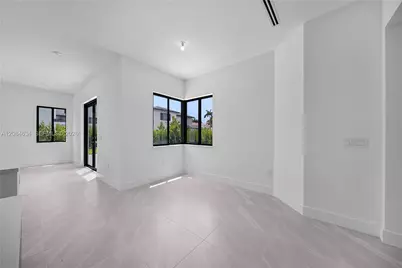 19581 NE 14th Ave, Miami, FL 33179 - Photo 9