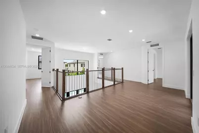 19581 NE 14th Ave, Miami, FL 33179 - Photo 23