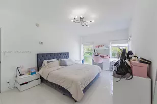880 NE 69th St, Miami, FL 33138 - Photo 19