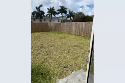 2618 SE 9th St, Homestead, FL 33035 - Photo 7