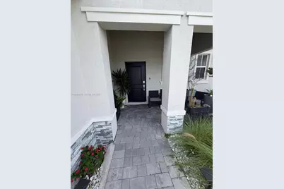 2618 SE 9th St, Homestead, FL 33035 - Photo 3