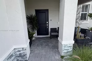 2618 SE 9th St, Homestead, FL 33035 - Photo 3