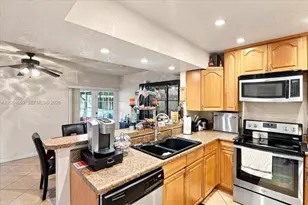 7597 NW 75th Ave, Tamarac, FL 33321 - Photo 11