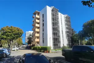 3301 N Country Club Dr, Aventura, FL 33180 - Photo 25