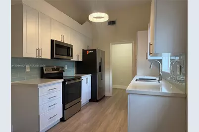 520 SW 5th St, Hallandale Beach, FL 33009 - Photo 3