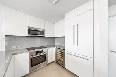 88 SW 7th St #2312, Miami, FL 33130 - Photo 7