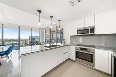 88 SW 7th St #2312, Miami, FL 33130 - Photo 5