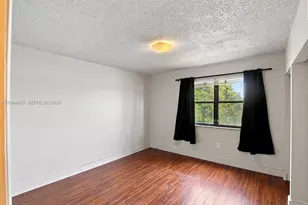471 Ives Dairy Rd, Miami, FL 33179 - Photo 25