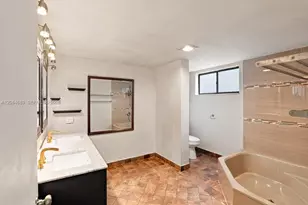 471 Ives Dairy Rd, Miami, FL 33179 - Photo 21