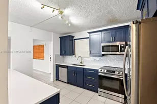 471 Ives Dairy Rd, Miami, FL 33179 - Photo 9