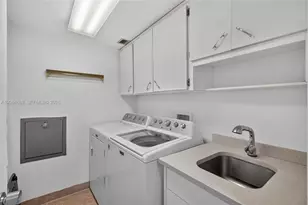 5660 W Collins Ave, Miami Beach, FL 33140 - Photo 15