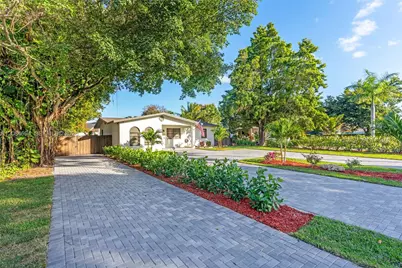1075 NE 12 Ave #1075, Homestead, FL 33030 - Photo 3