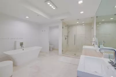 17111 SE Biscayne Blvd #1110, North Miami Beach, FL 33160 - Photo 23