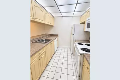 8160 Geneva Ct #115, Doral, FL 33166 - Photo 3