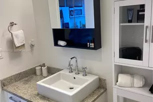 185 SW 7th St, Miami, FL 33130 - Photo 7