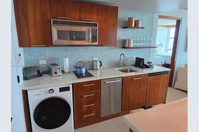 6801 Collins Ave #1014 Legal 1004 Door, Miami Beach, FL 33141 - Photo 9