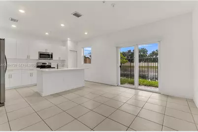18414 SW 2nd St, Pembroke Pines, FL 33029 - Photo 5