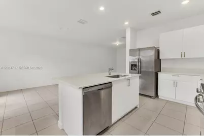 18414 SW 2nd St, Pembroke Pines, FL 33029 - Photo 9
