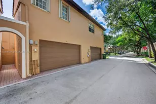 628 SW 147th Ter, Pembroke Pines, FL 33027 - Photo 5