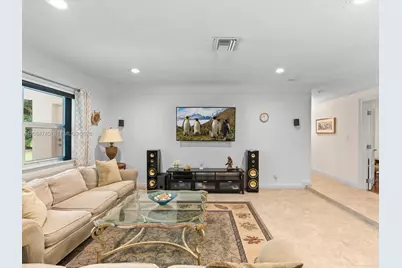 731 NW 4th Ct, Boca Raton, FL 33432 - Photo 9
