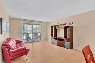 610 NE 12th Ave, Hallandale Beach, FL 33009 - Photo 9