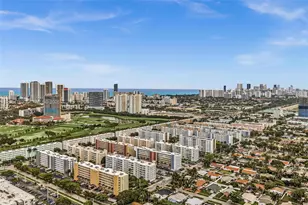 610 NE 12th Ave, Hallandale Beach, FL 33009 - Photo 25