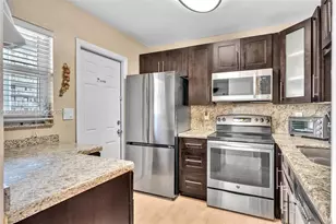 610 NE 12th Ave, Hallandale Beach, FL 33009 - Photo 5