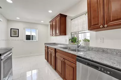 2083 SW 13th Ave, Boynton Beach, FL 33426 - Photo 17