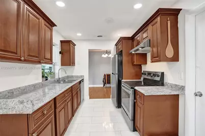 2083 SW 13th Ave, Boynton Beach, FL 33426 - Photo 21