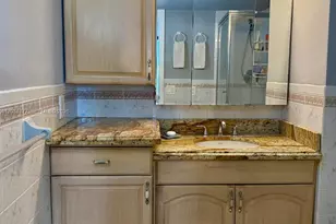 121 Golden Isles Dr, Hallandale Beach, FL 33009 - Photo 25