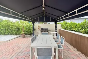 121 Golden Isles Dr, Hallandale Beach, FL 33009 - Photo 43
