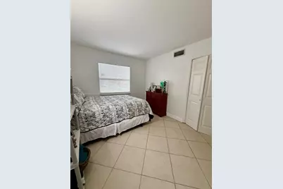 121 Golden Isles Dr #1, Hallandale Beach, FL 33009 - Photo 19