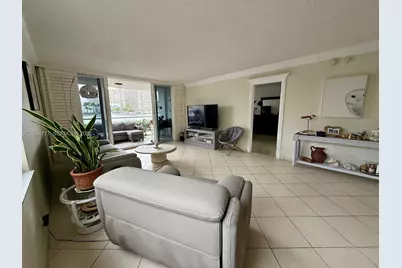 121 Golden Isles Dr #1, Hallandale Beach, FL 33009 - Photo 5