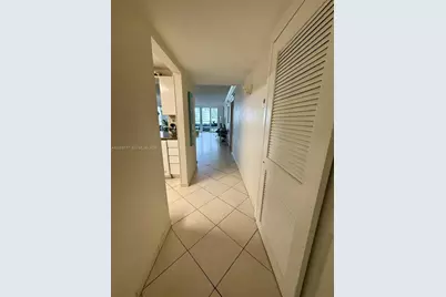 121 Golden Isles Dr #1, Hallandale Beach, FL 33009 - Photo 21