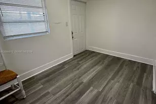 1121 NW 40th St, Miami, FL 33127 - Photo 5