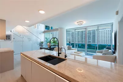 200 Biscayne Blvd Way #508, Miami, FL 33131 - Photo 7