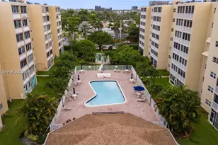 620 NE 12th Ave, Hallandale Beach, FL 33009 - Photo 19