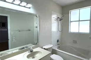 11501 NW 77th St, Doral, FL 33178 - Photo 11