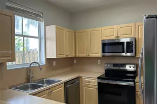 11501 NW 77th St, Doral, FL 33178 - Photo 7