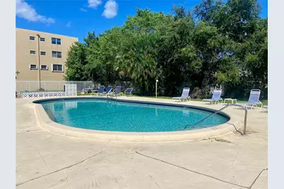 1200 Tallwood Ave #102, Hollywood, FL 33021 - Photo 9